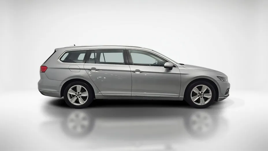 VOLKSWAGEN Passat -