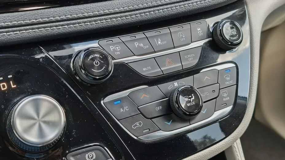 CHRYSLER Pacifica -