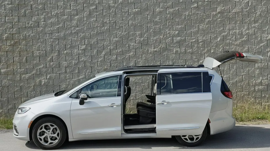 CHRYSLER Pacifica -