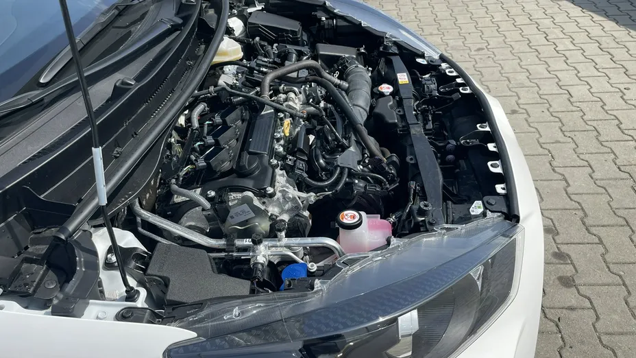 TOYOTA Yaris -