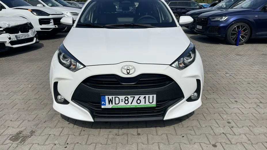 TOYOTA Yaris -
