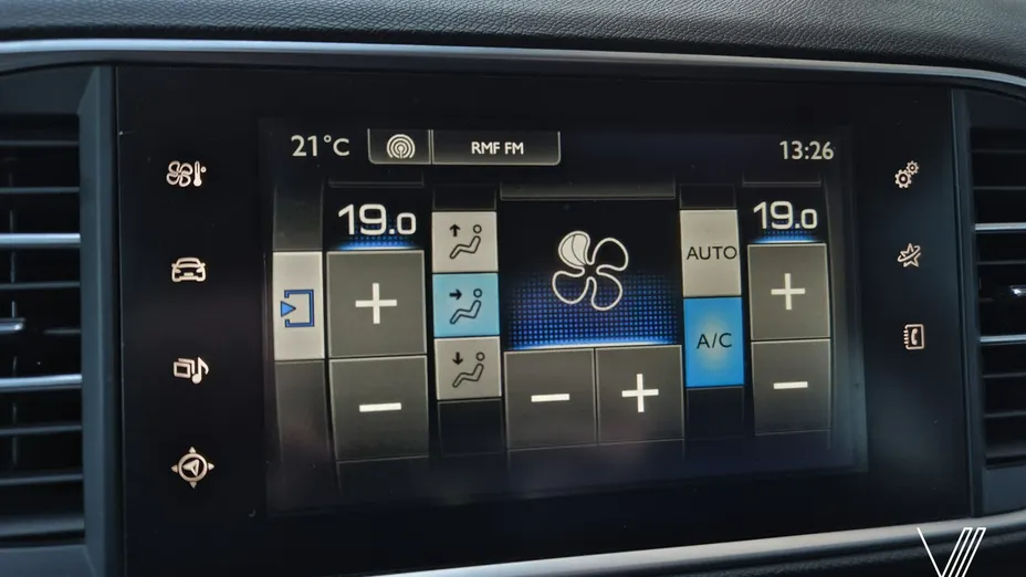 PEUGEOT 308 -