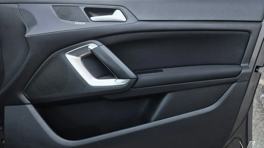 PEUGEOT 308 -