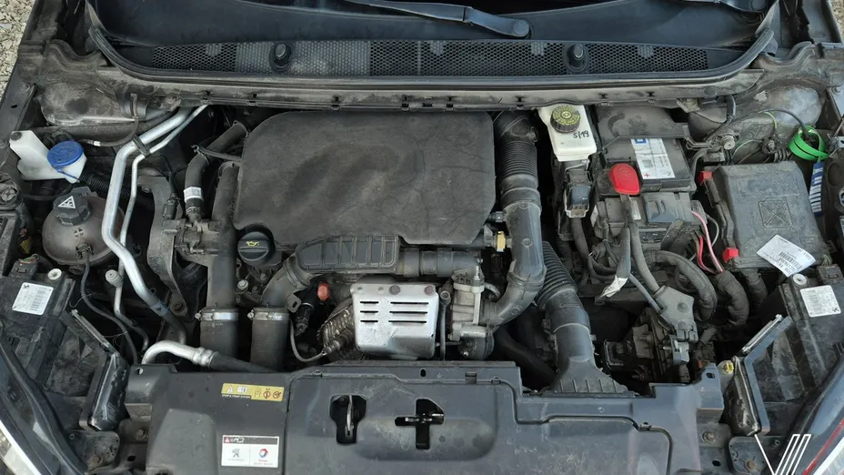 PEUGEOT 308 -