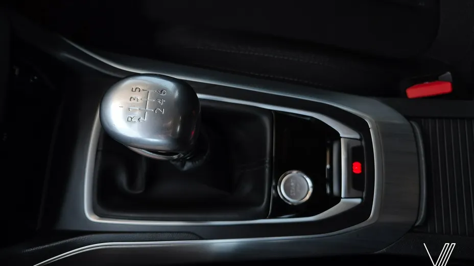 PEUGEOT 308 -