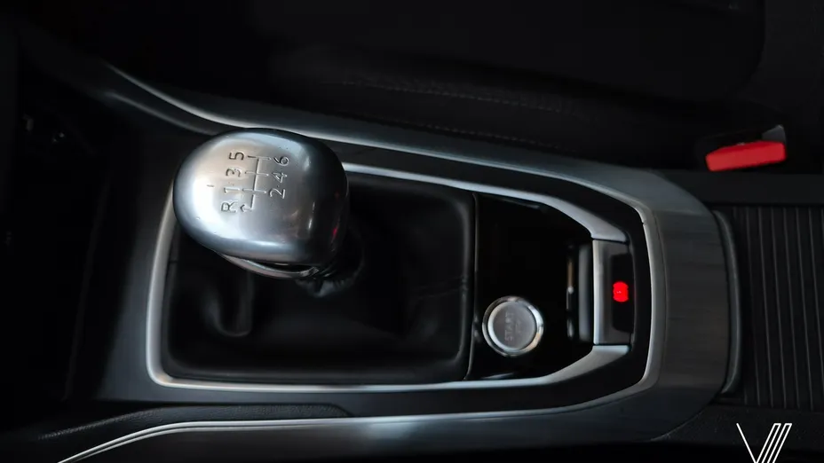 PEUGEOT 308 -