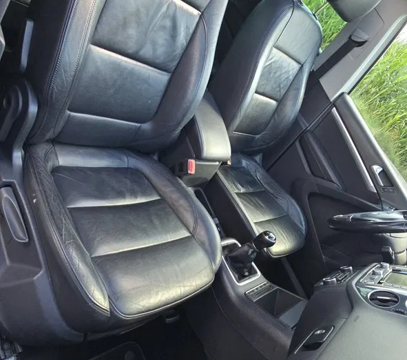 VOLKSWAGEN Tiguan -