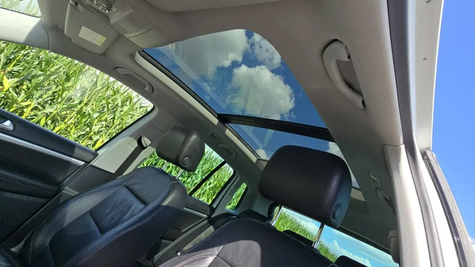 VOLKSWAGEN Tiguan -