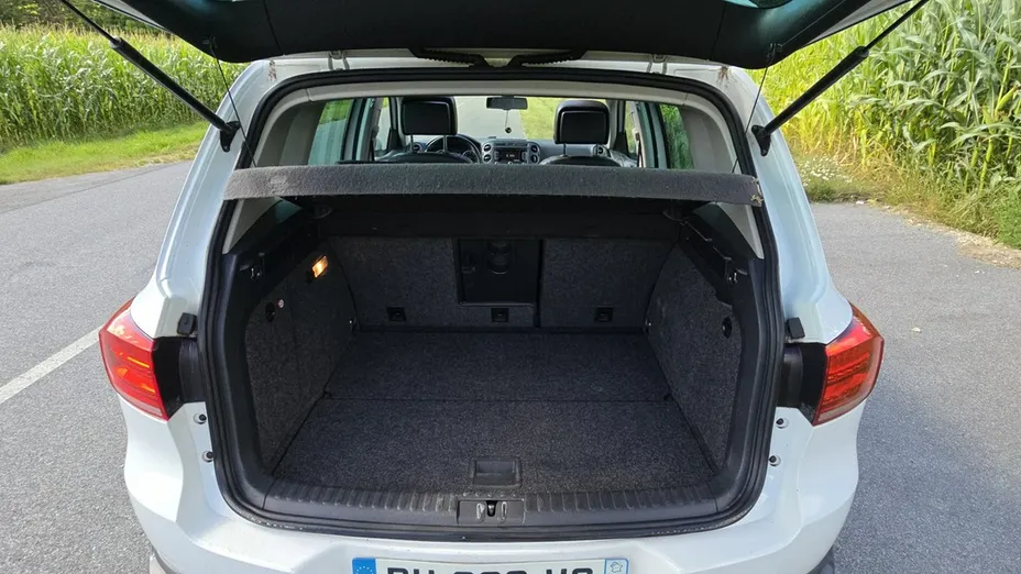 VOLKSWAGEN Tiguan -