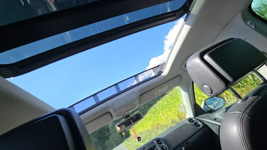 VOLKSWAGEN Tiguan -
