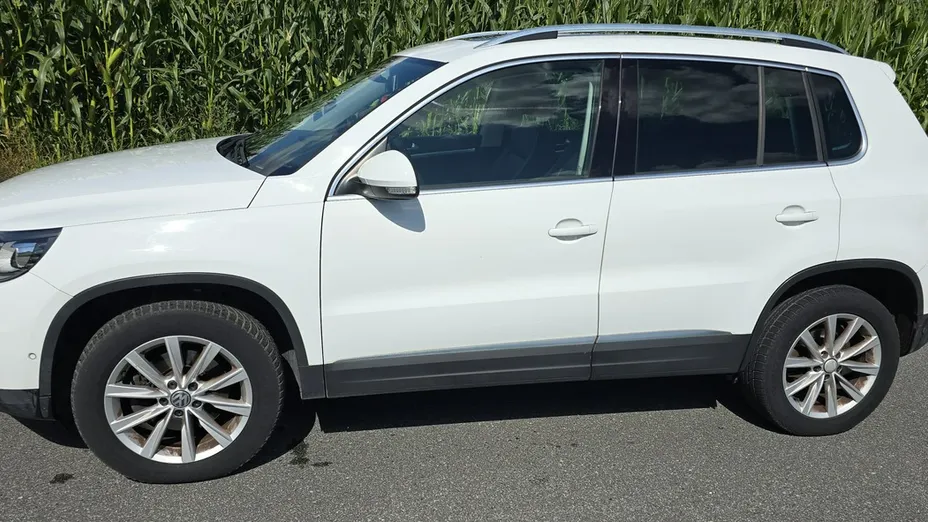 VOLKSWAGEN Tiguan -