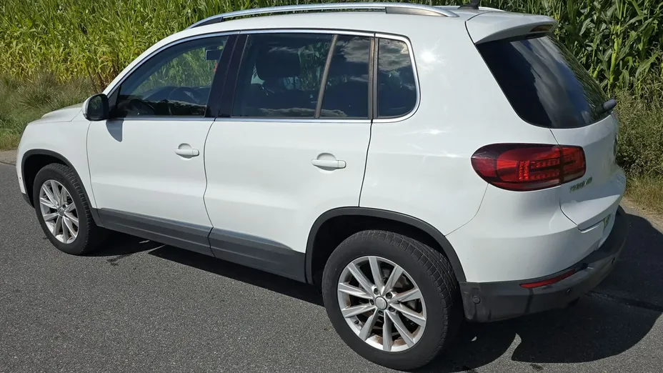 VOLKSWAGEN Tiguan -