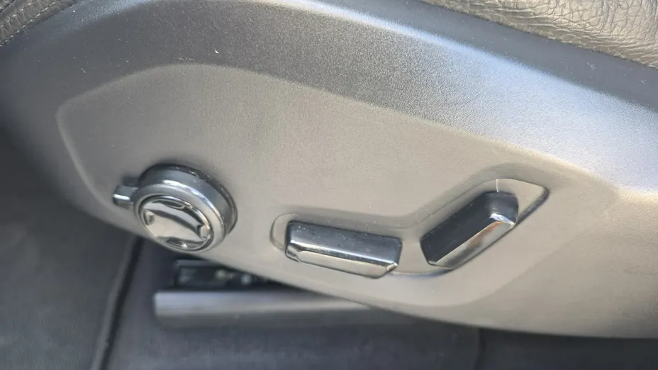 VOLVO XC60 -