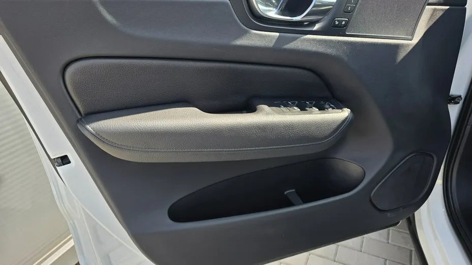 VOLVO XC60 -