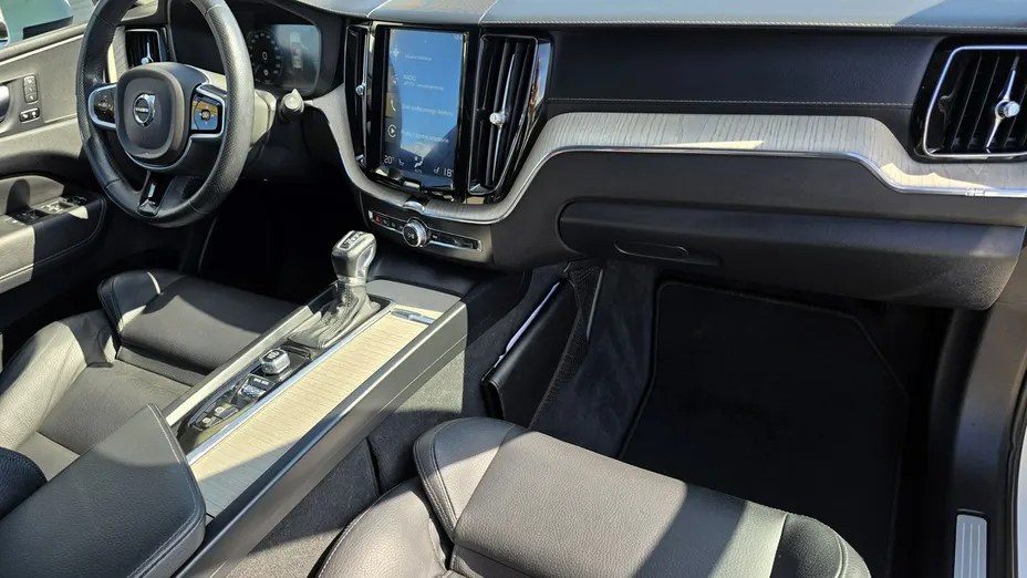 VOLVO XC60 -