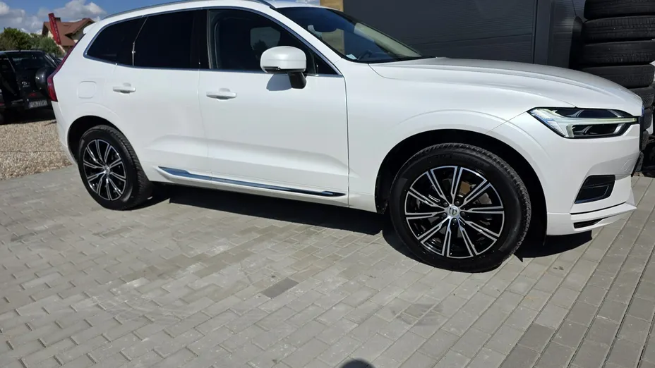 VOLVO XC60 -