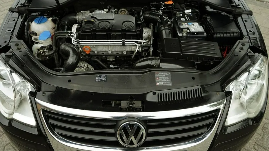 VOLKSWAGEN Eos -