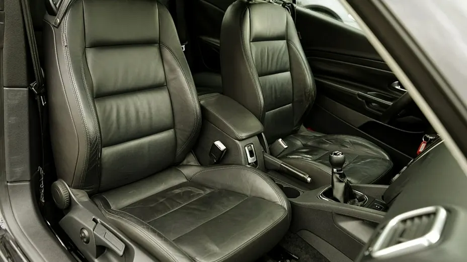 VOLKSWAGEN Eos -