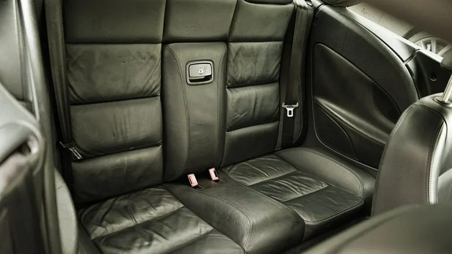 VOLKSWAGEN Eos -