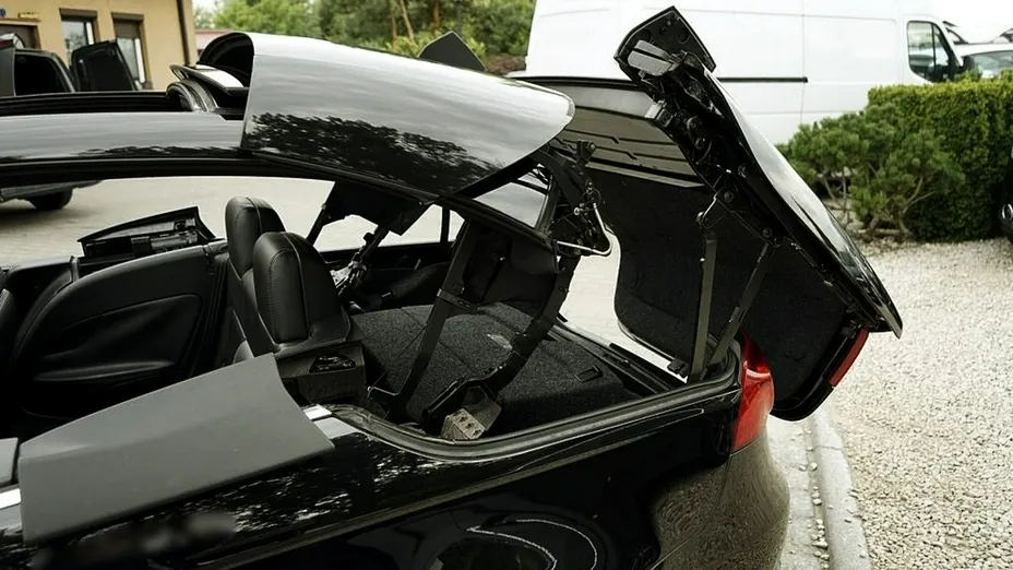 VOLKSWAGEN Eos -