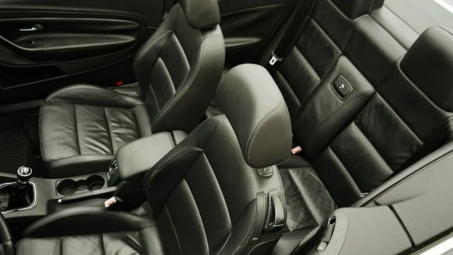 VOLKSWAGEN Eos -