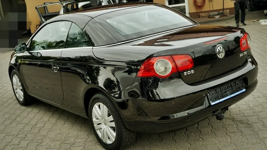 VOLKSWAGEN Eos -