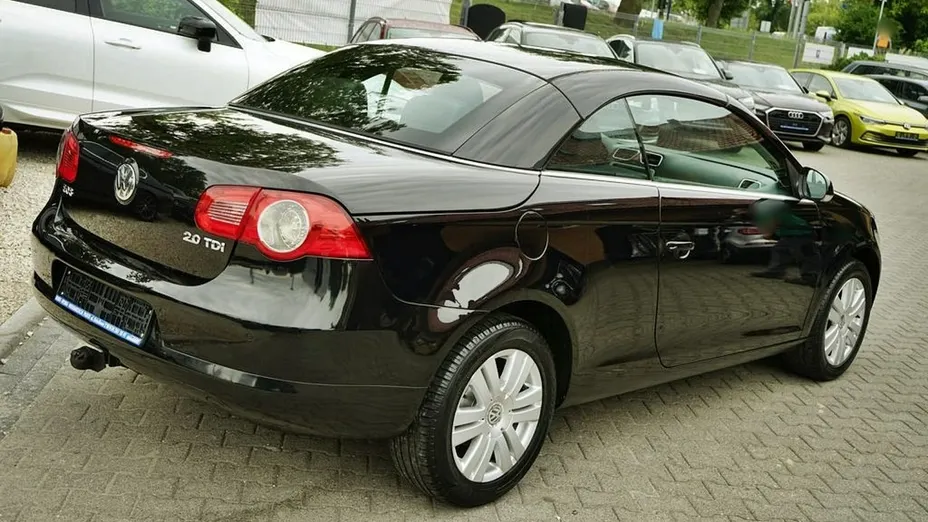 VOLKSWAGEN Eos -
