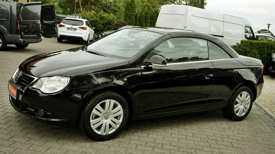 VOLKSWAGEN Eos -