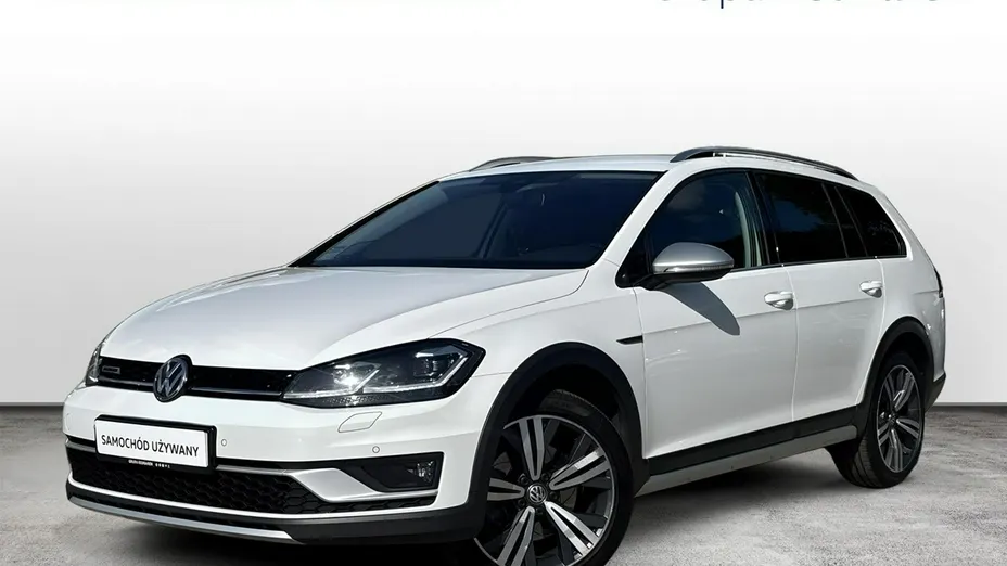 VOLKSWAGEN Golf -