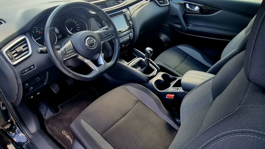 NISSAN Qashqai -