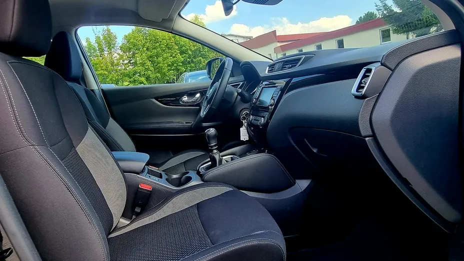 NISSAN Qashqai -