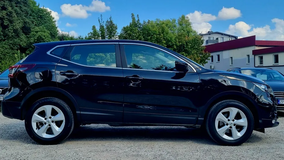 NISSAN Qashqai -