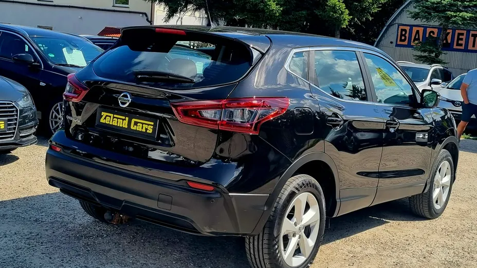 NISSAN Qashqai -
