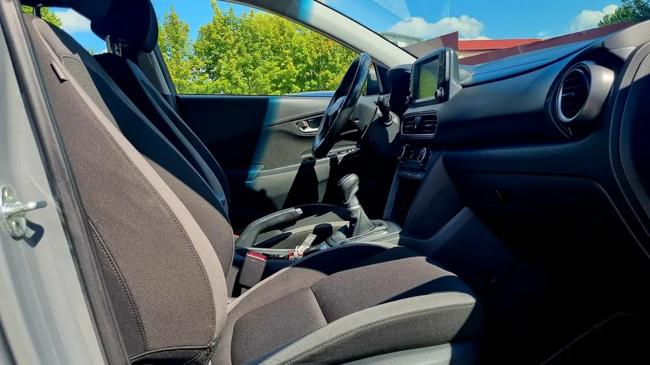 HYUNDAI Kona -