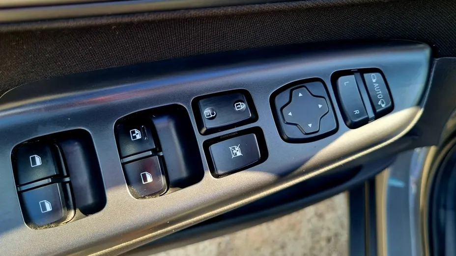 HYUNDAI Kona -