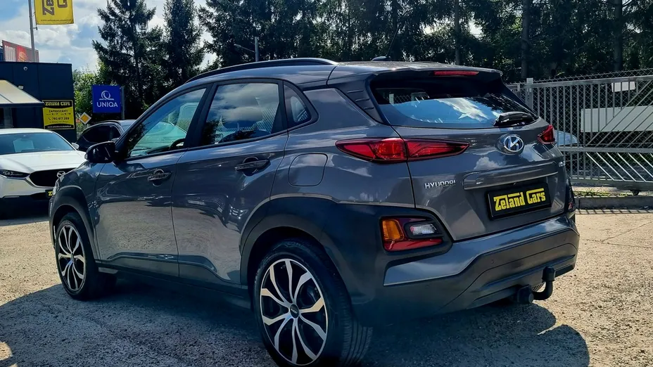 HYUNDAI Kona -