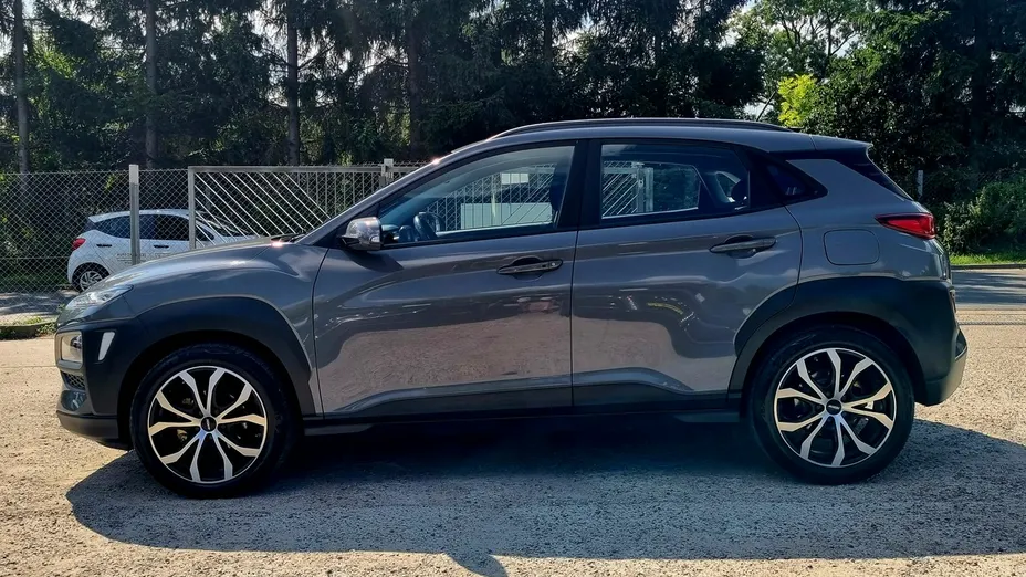 HYUNDAI Kona -