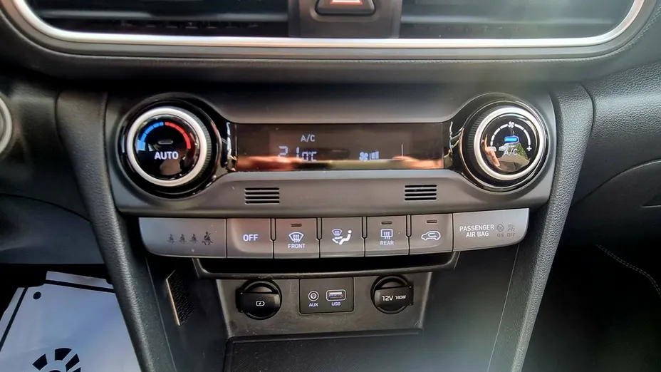 HYUNDAI Kona -