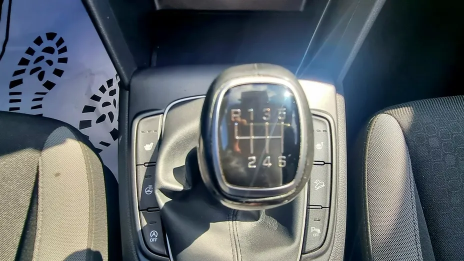 HYUNDAI Kona -