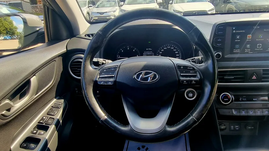 HYUNDAI Kona -