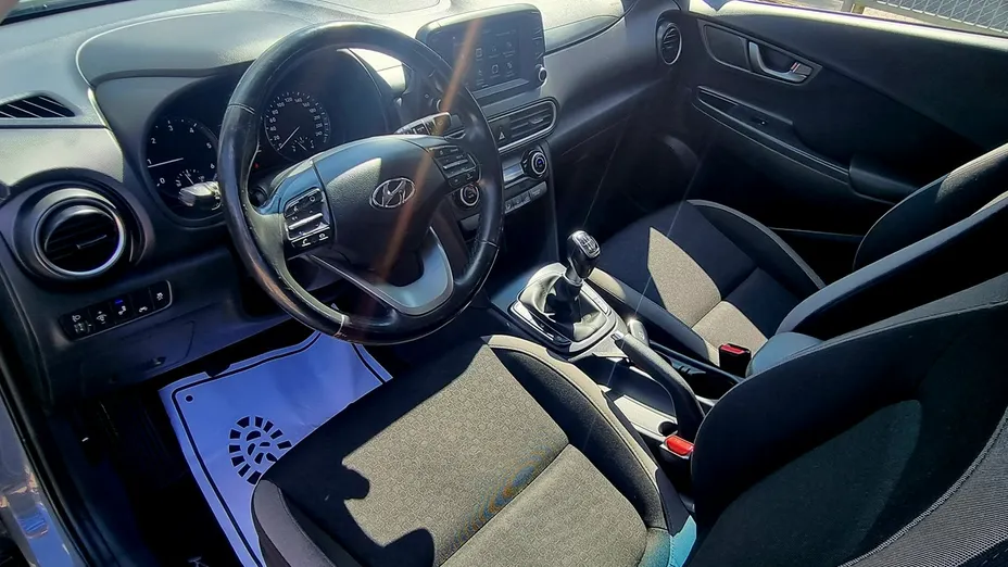 HYUNDAI Kona -