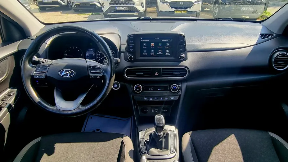HYUNDAI Kona -