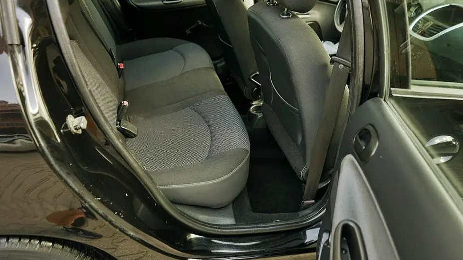 PEUGEOT 206+ -