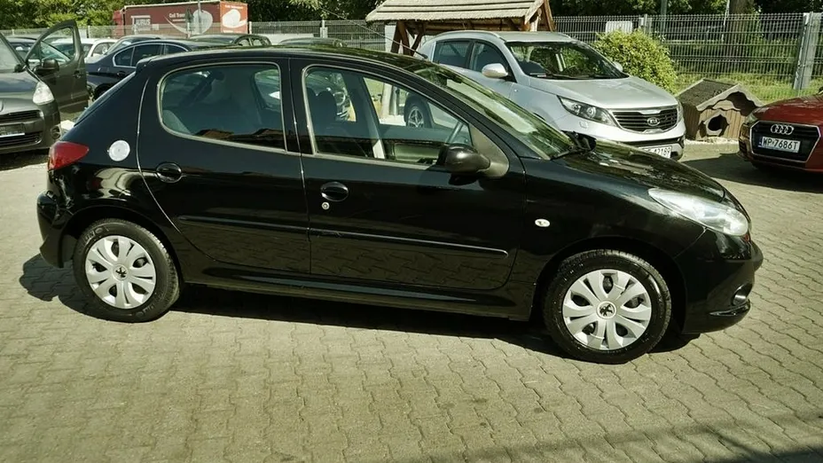 PEUGEOT 206+ -