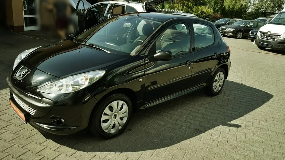 PEUGEOT 206+ -