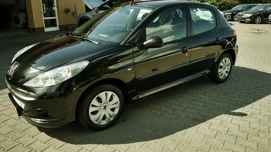 PEUGEOT 206+ -