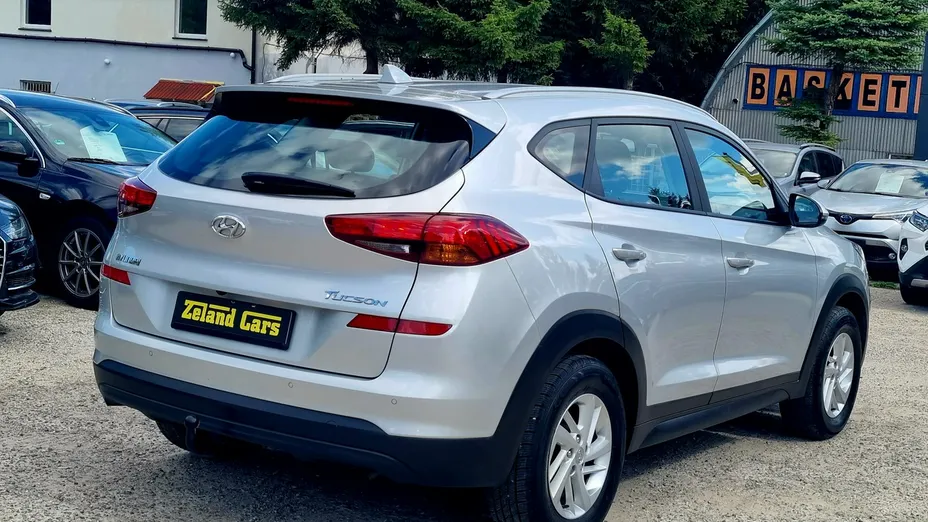 HYUNDAI Tucson -