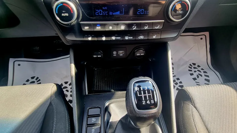 HYUNDAI Tucson -