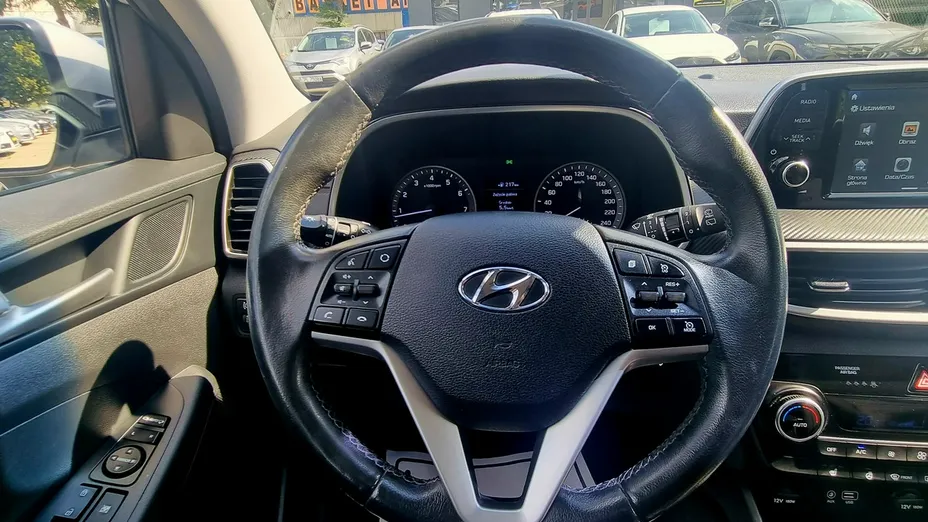 HYUNDAI Tucson -