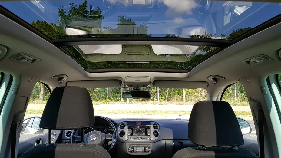 VOLKSWAGEN Tiguan -